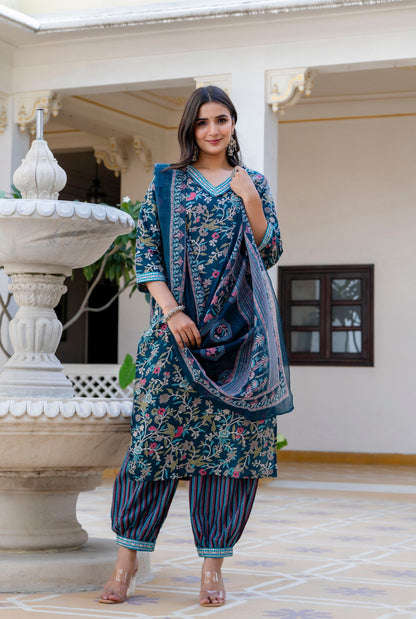 Embroidered Women's Kurta Set - Classic & Contemporary Styles | Divrano