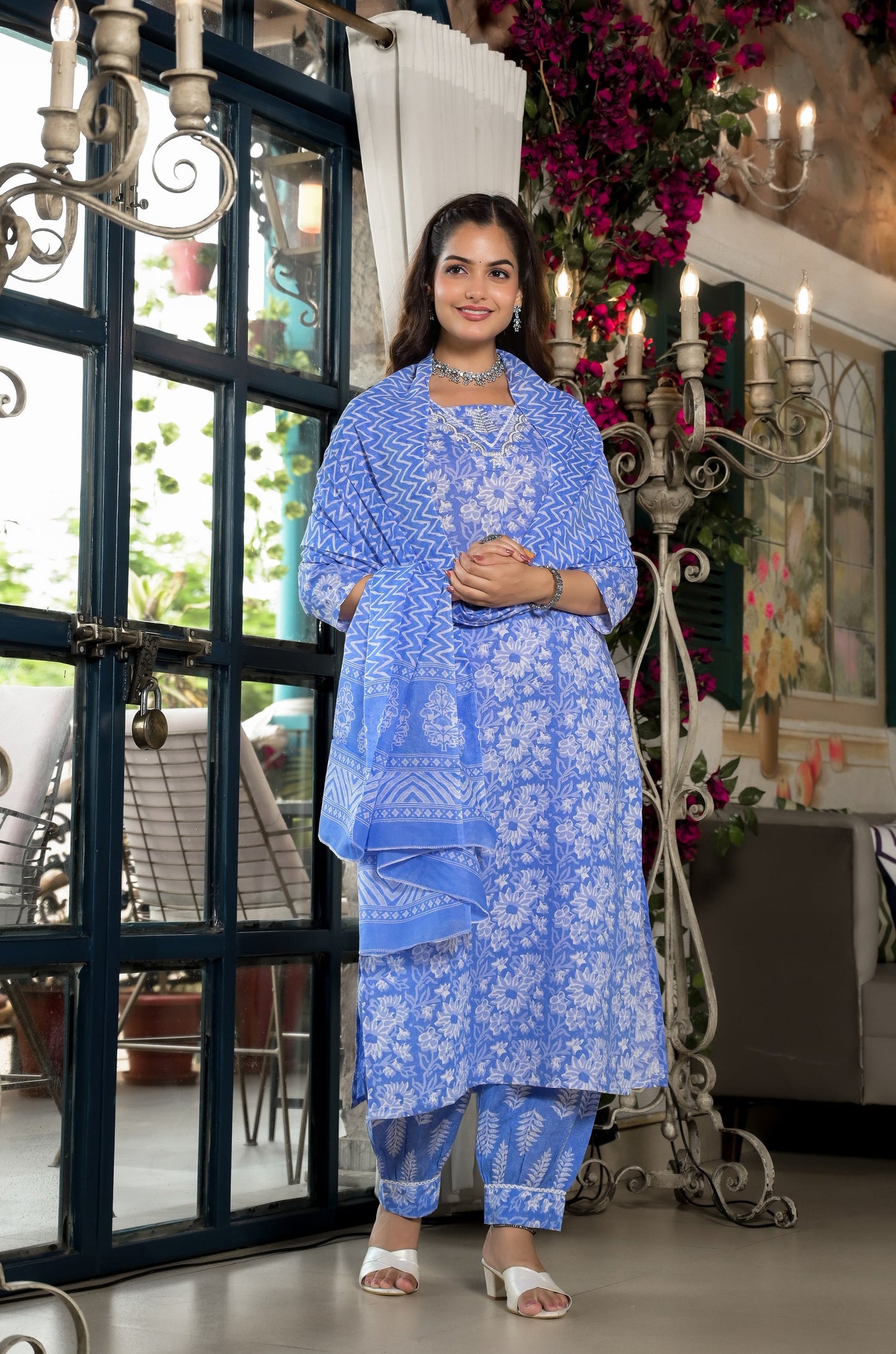 Blue Women's Kurta Set - Classic & Contemporary Styles | Divrano