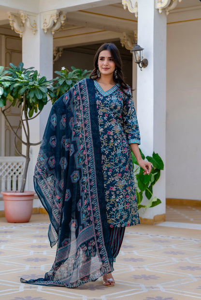 Embroidered Women's Kurta Set - Classic & Contemporary Styles | Divrano